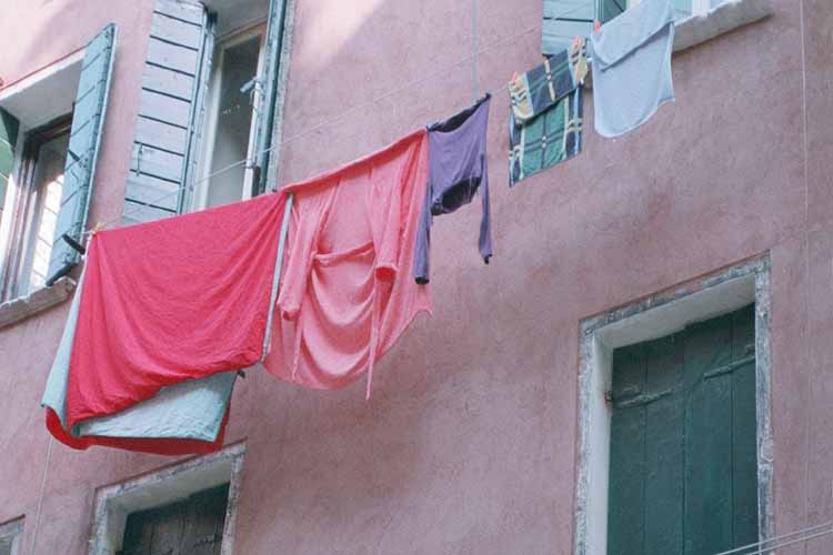 Venetian Clothesline Loading, please wait (it's worth it!) ...
