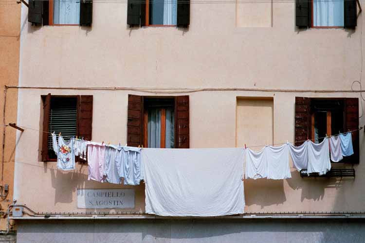 Venetian Clothesline Loading, please wait (it's worth it!) ...