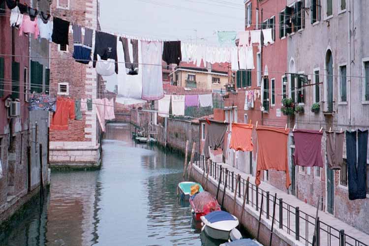 Venetian Clothesline Loading, please wait (it's worth it!) ...