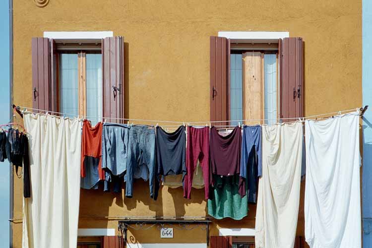 Venetian Clothesline Loading, please wait (it's worth it!) ...