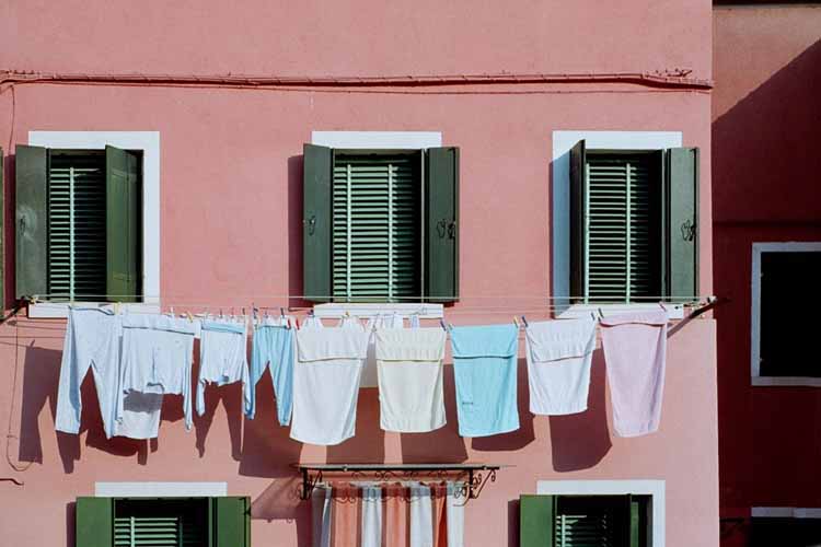 Venetian Clothesline Loading, please wait (it's worth it!) ...