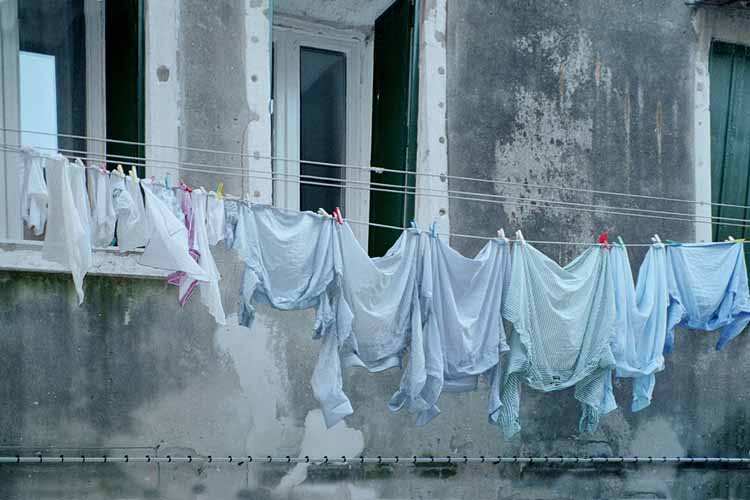 Venetian Clothesline Loading, please wait (it's worth it!) ...