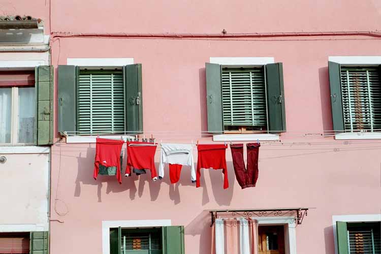 Venetian Clothesline Loading, please wait (it's worth it!) ...