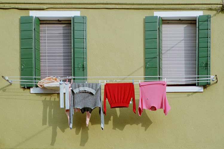 Venetian Clothesline Loading, please wait (it's worth it!) ...