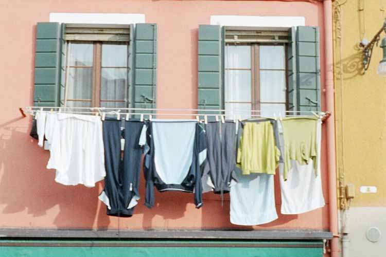 Venetian Clothesline Loading, please wait (it's worth it!) ...