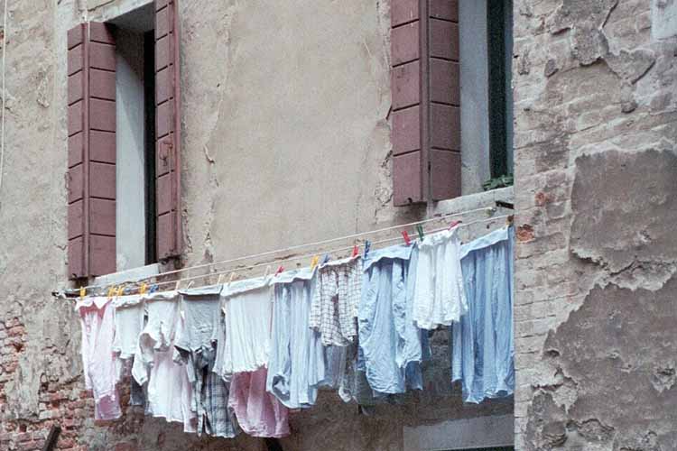 Venetian Clothesline Loading, please wait (it's worth it!) ...