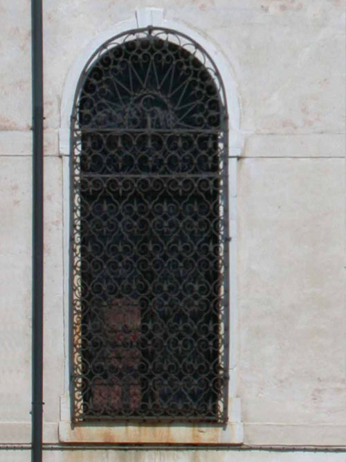 Venetian Window Loading, please wait (it's worth it!) ...