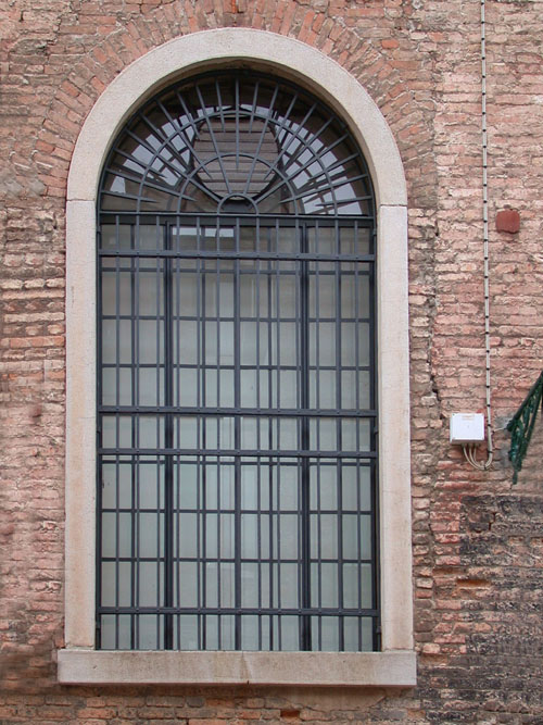 Venetian Window Loading, please wait (it's worth it!) ...