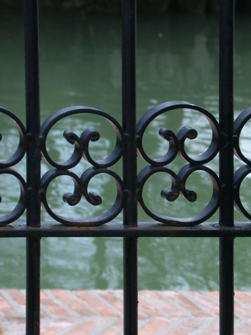 Venetian Window Loading, please wait (it's worth it!) ...