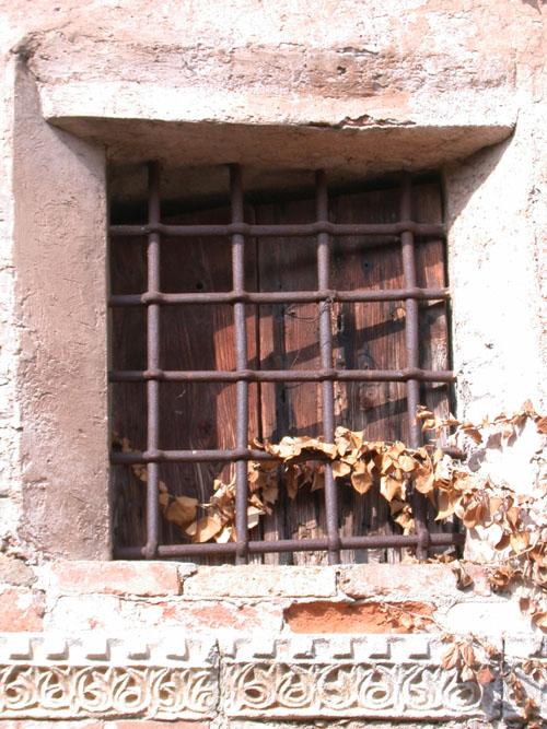 Venetian Window Loading, please wait (it's worth it!) ...