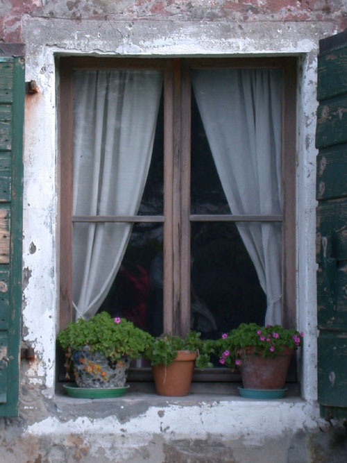 Venetian Window Loading, please wait (it's worth it!) ...