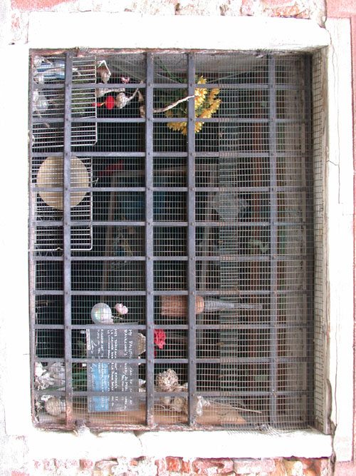 Venetian Window Loading, please wait (it's worth it!) ...